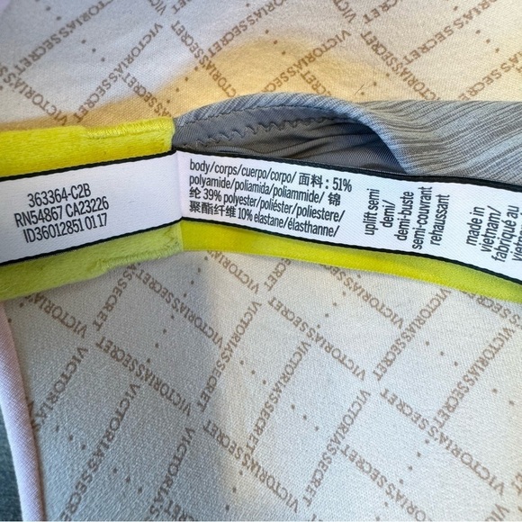 𝅺Victoria’s Secret Uplift Semi Demi bra 34B - Picture 9 of 9